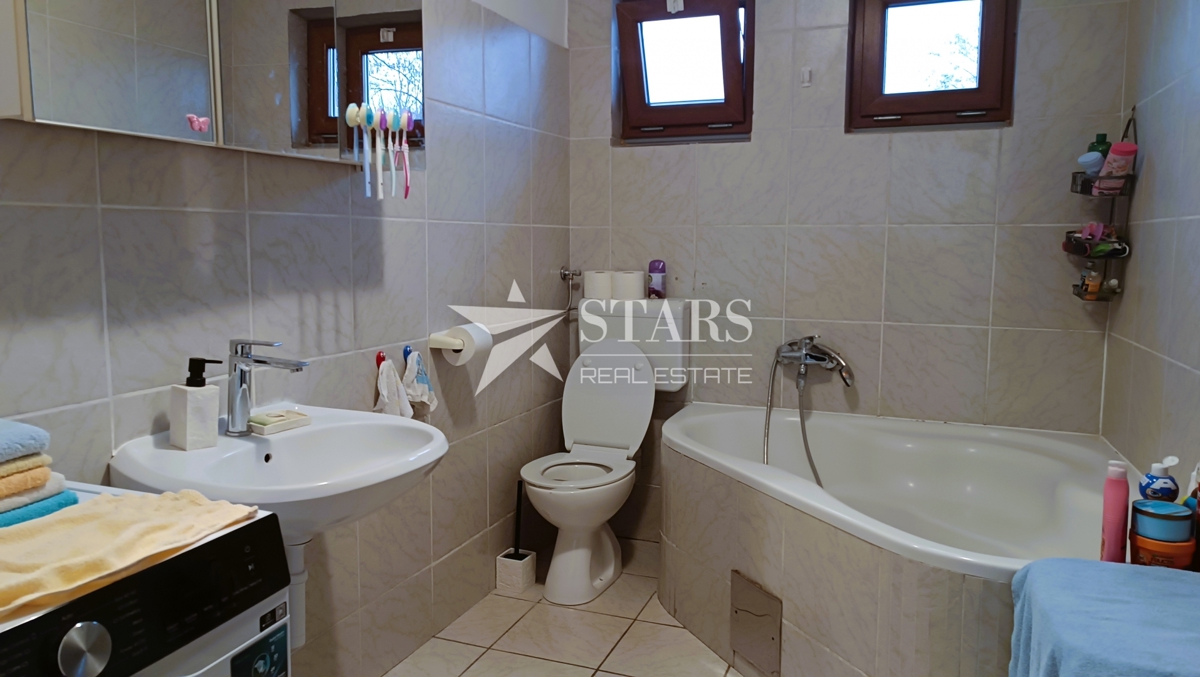 Josipdol - Stanovanjsko-poslovna nepremičnina z zazidljivim zemljiščem ( 9 429 m2 ) 