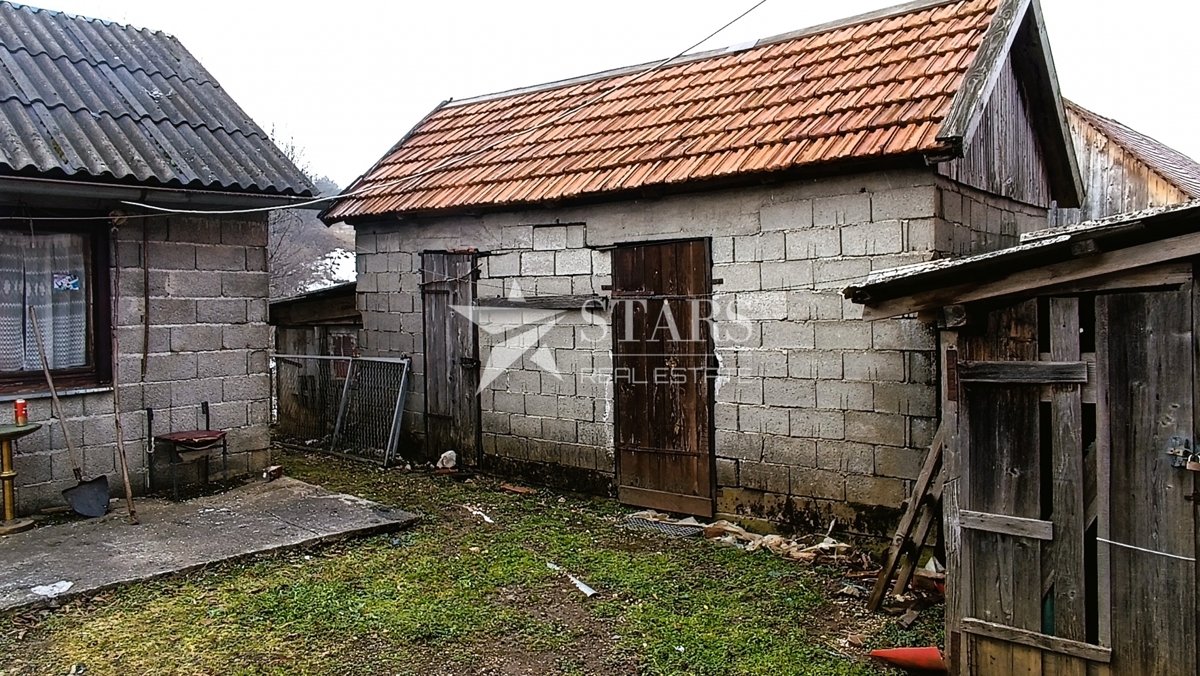 Saborsko - Hiša v centru 75 m2, dom za družino in investicijska priložnost