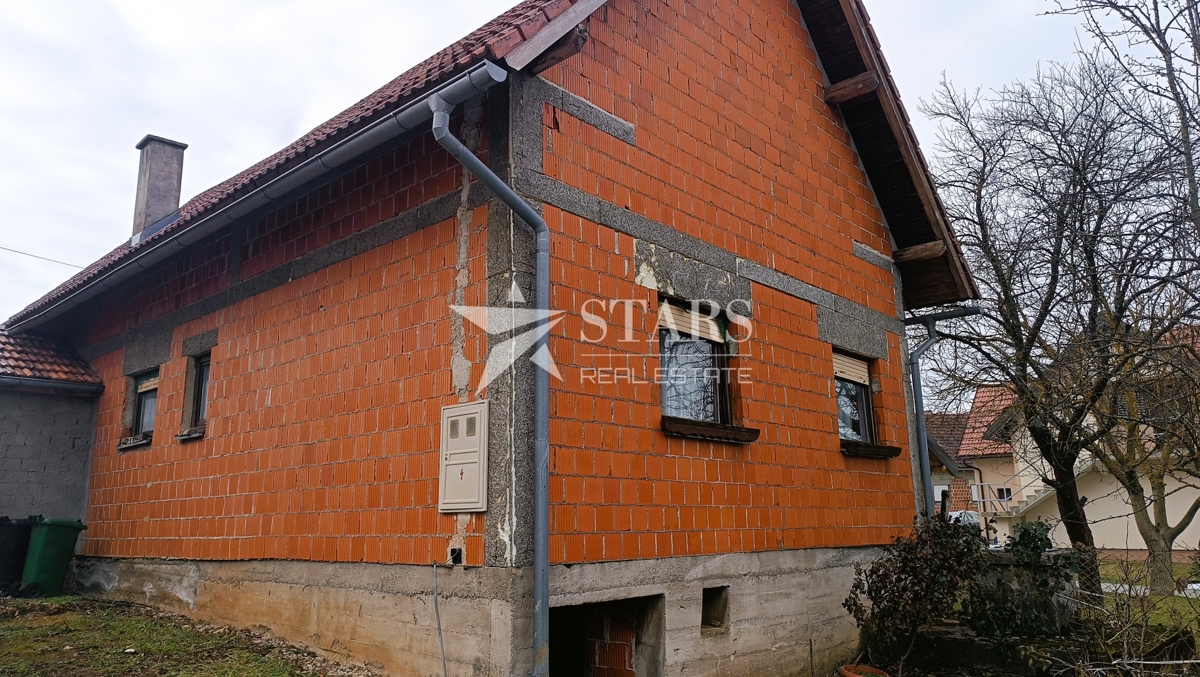 Saborsko - Hiša v centru 75 m2, dom za družino in investicijska priložnost
