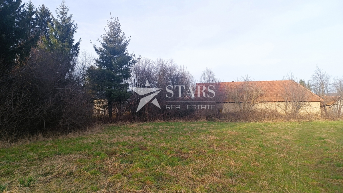 Plaški, Kmečka hiša ob potoku - idealna za družinsko življenje ali počitniško hišo