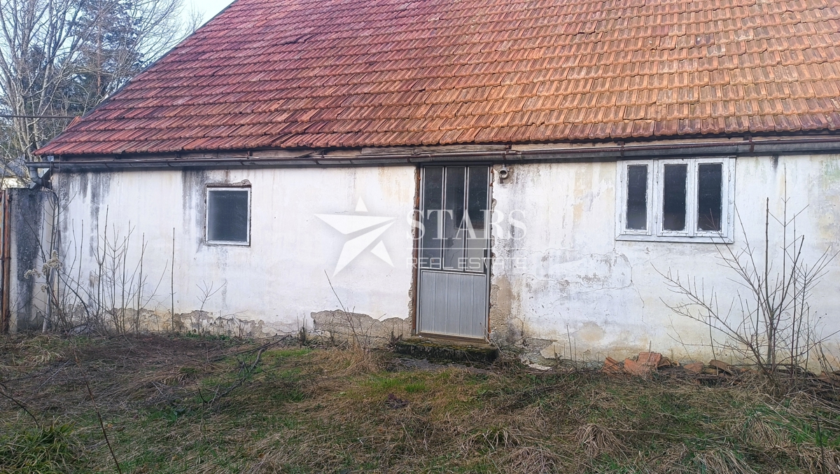 Plaški, Kmečka hiša ob potoku - idealna za družinsko življenje ali počitniško hišo