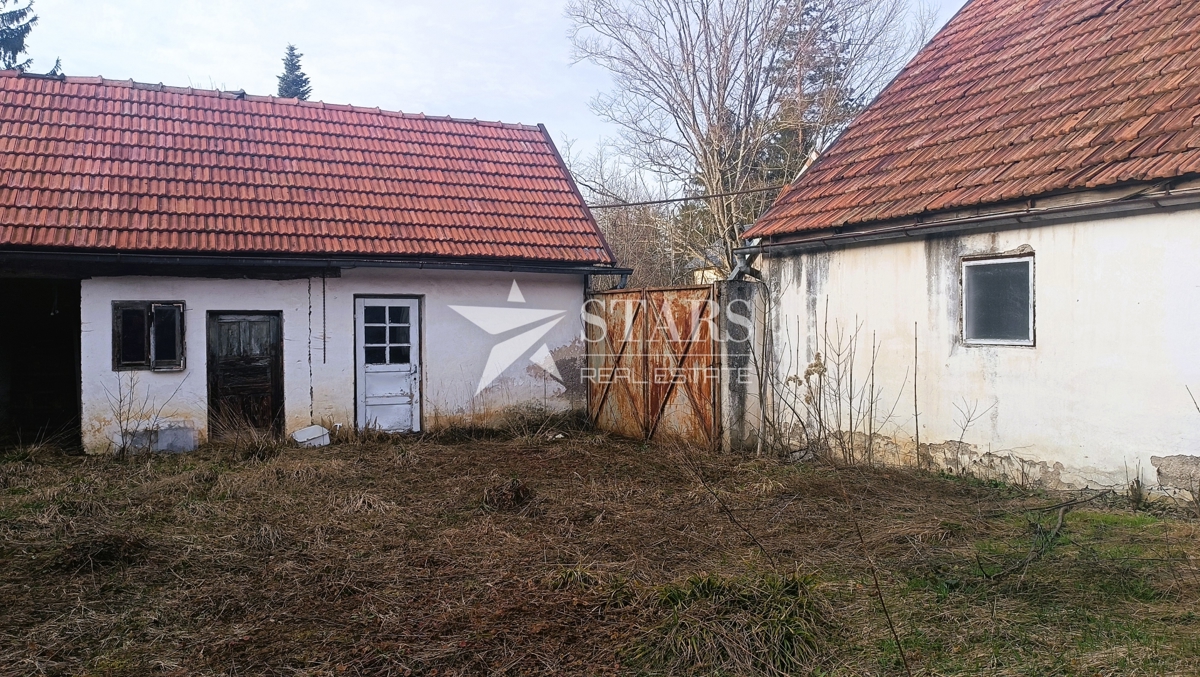 Plaški, Kmečka hiša ob potoku - idealna za družinsko življenje ali počitniško hišo