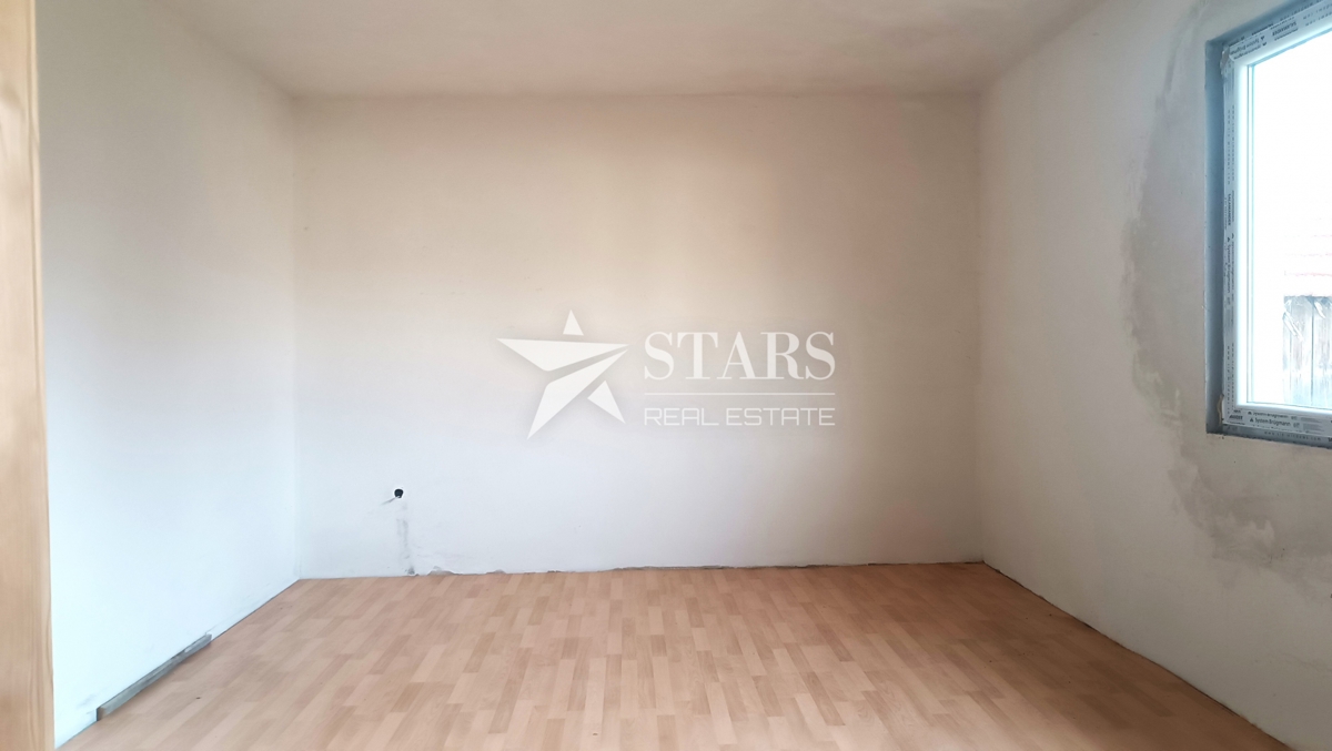 Plaški, Kmečka hiša ob potoku - idealna za družinsko življenje ali počitniško hišo