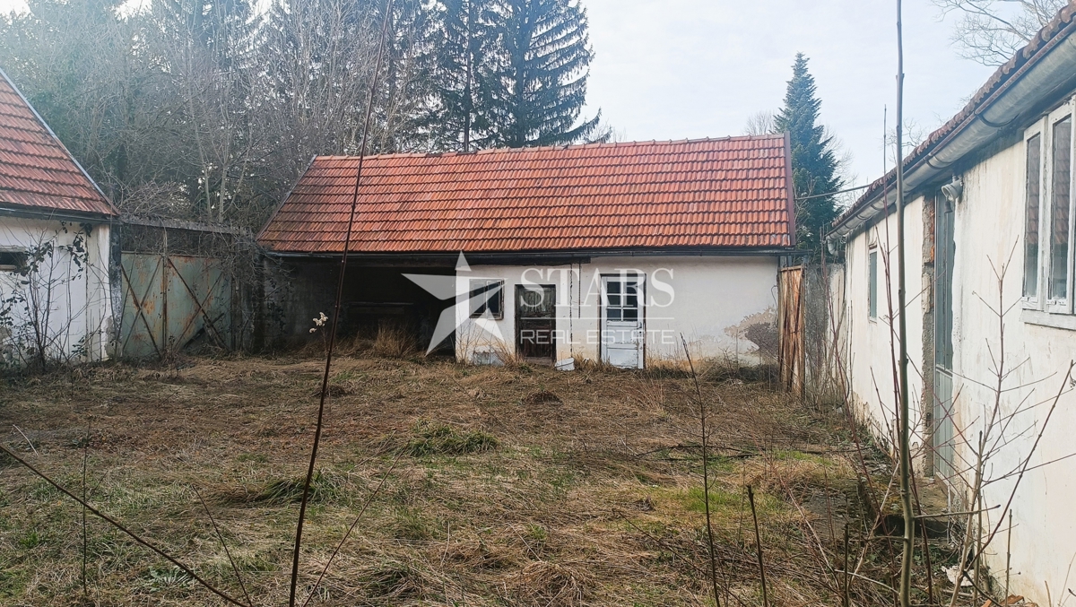 Plaški, Kmečka hiša ob potoku - idealna za družinsko življenje ali počitniško hišo