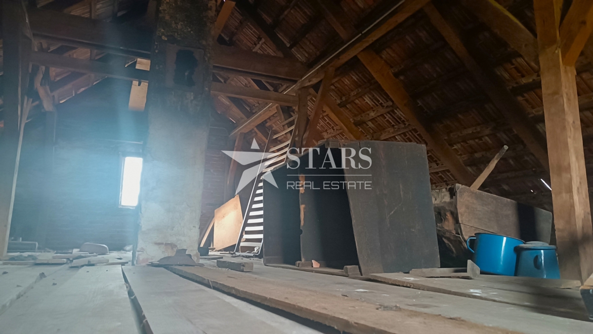 Plaški, Kmečka hiša ob potoku - idealna za družinsko življenje ali počitniško hišo