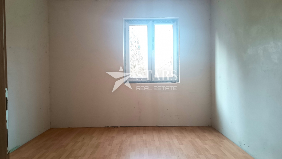 Plaški, Kmečka hiša ob potoku - idealna za družinsko življenje ali počitniško hišo