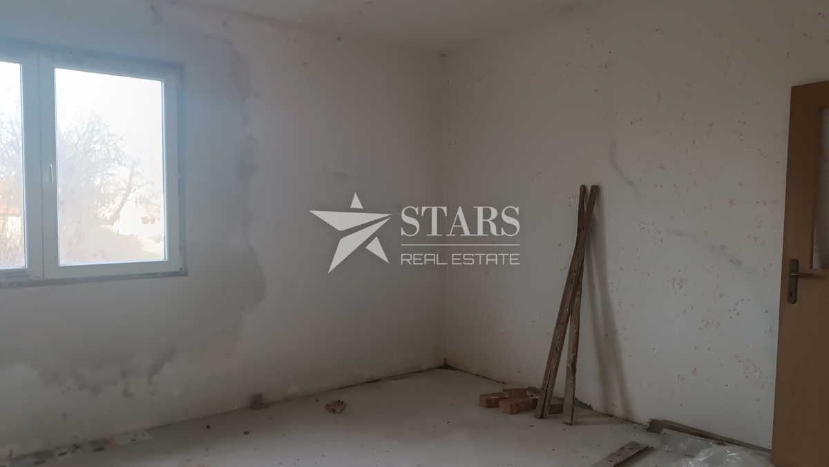 Plaški, Kmečka hiša ob potoku - idealna za družinsko življenje ali počitniško hišo