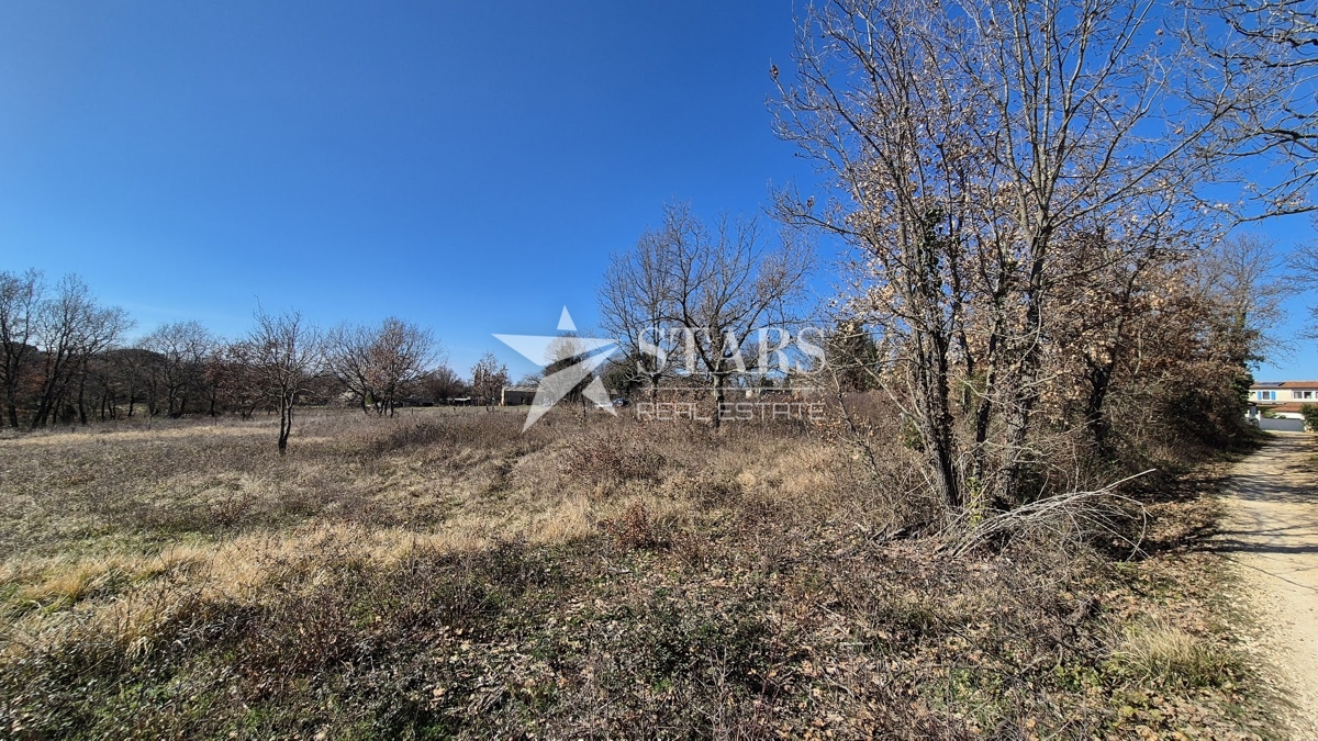 Istra, Višnjan – Žikovići – zazidljivo zemljišče 836 m²
