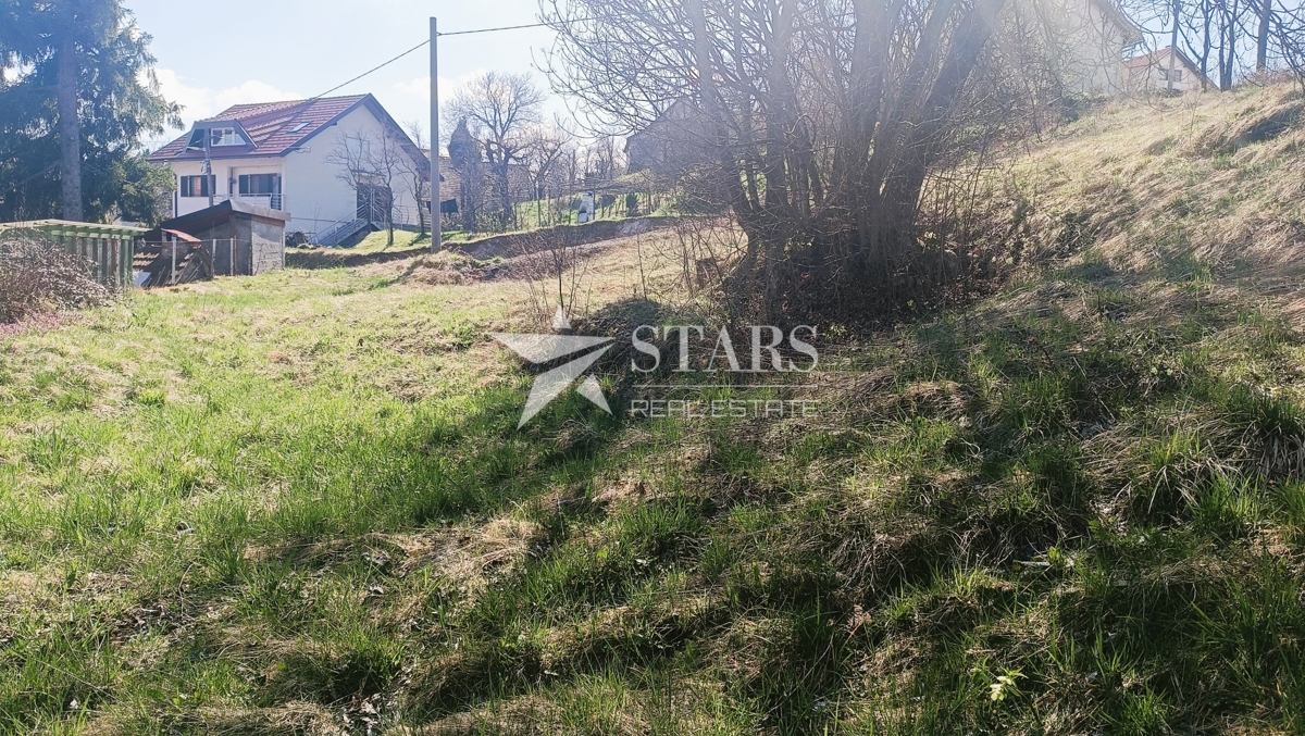 Ogulin - velika gradbena parcela s kmetijskim delom