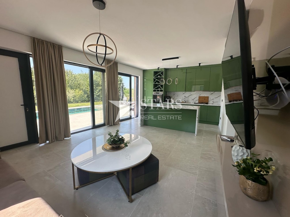 Istra, Labin – Vila z 2 Stanovanjema in Bazenom, Novogradnja