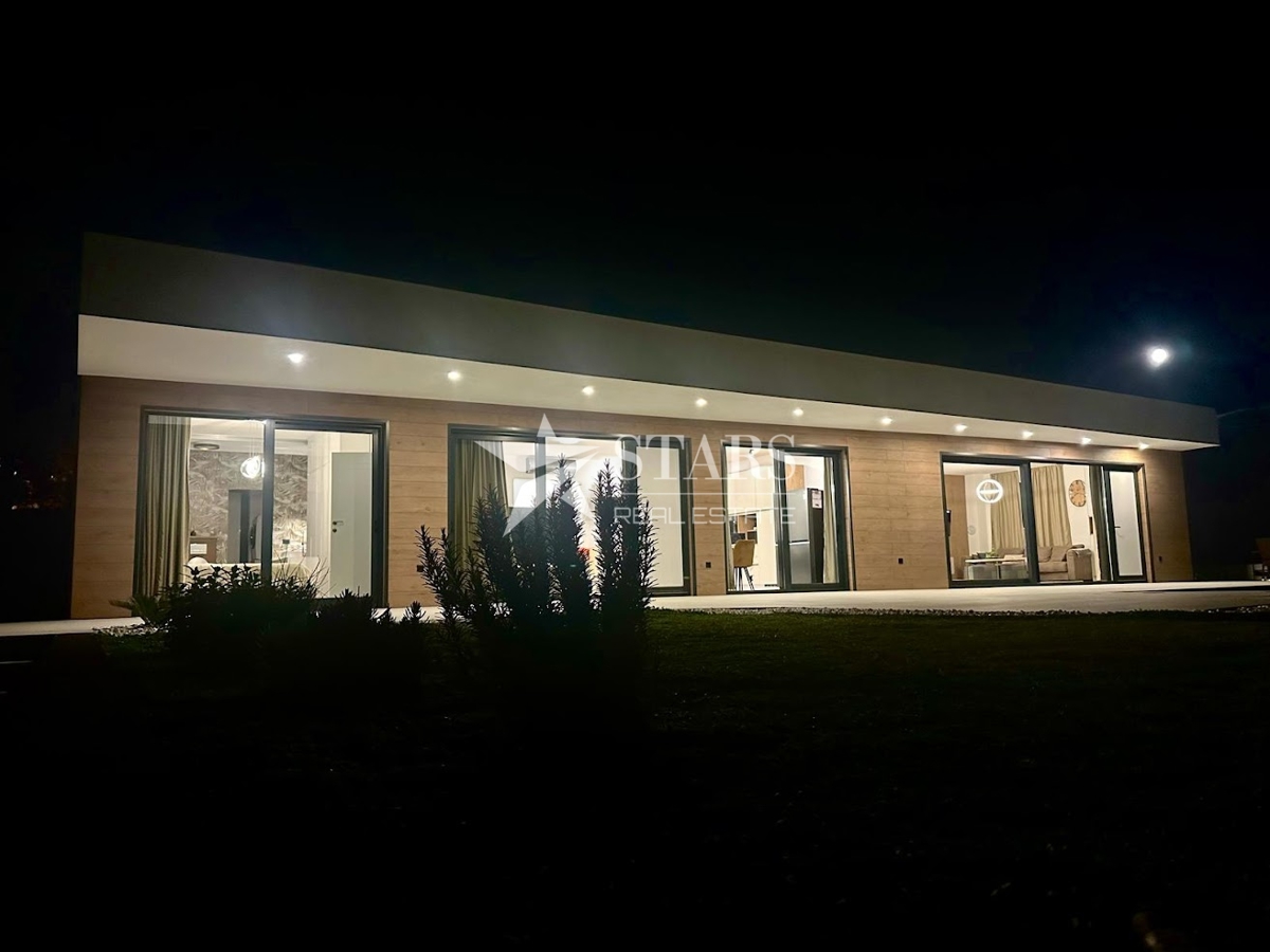 Istra, Labin – Vila z 2 Stanovanjema in Bazenom, Novogradnja