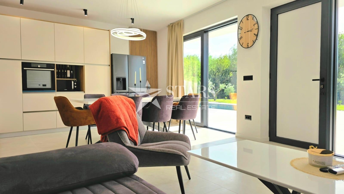 Istra, Labin – Vila z 2 Stanovanjema in Bazenom, Novogradnja