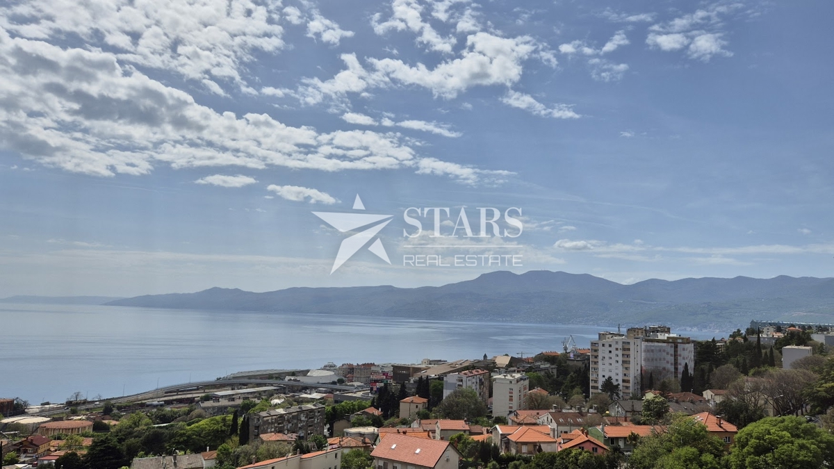 RIJEKA, TURNIĆ – 3-SOBNO STANOVANJE Z BALKONOM IN POGLEDOM NA MORJE