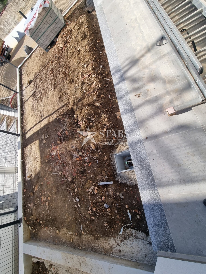 Otok Krk, Čižići, dvosobni apartma z dnevno sobo v novogradnji 