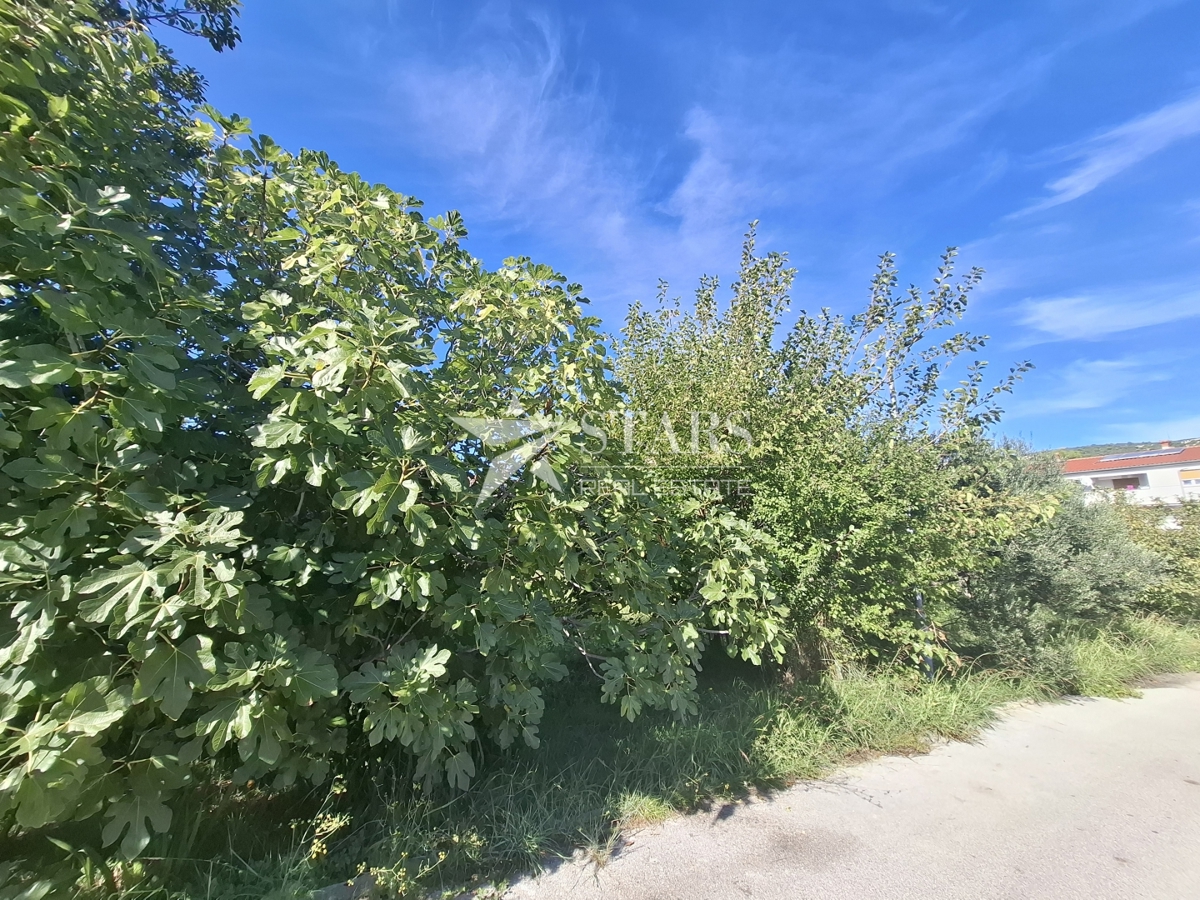 Rab, Banjol – gradbeno zemljišče 90 m od morja