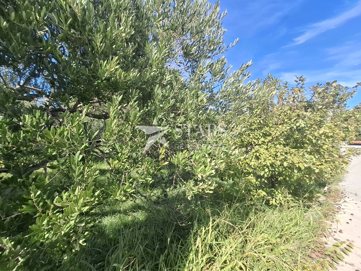 Rab, Banjol – gradbeno zemljišče 90 m od morja