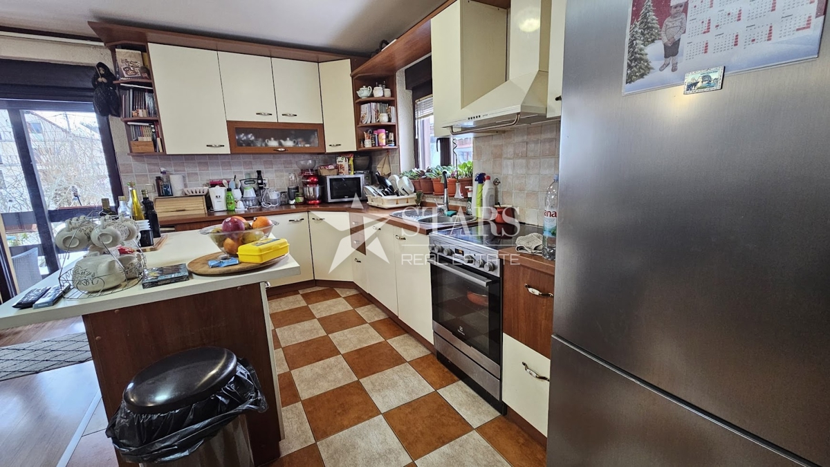 Delnice – Prostorno stanovanje v hiši z vrtom | 140 m² + 200 m² zemljišča