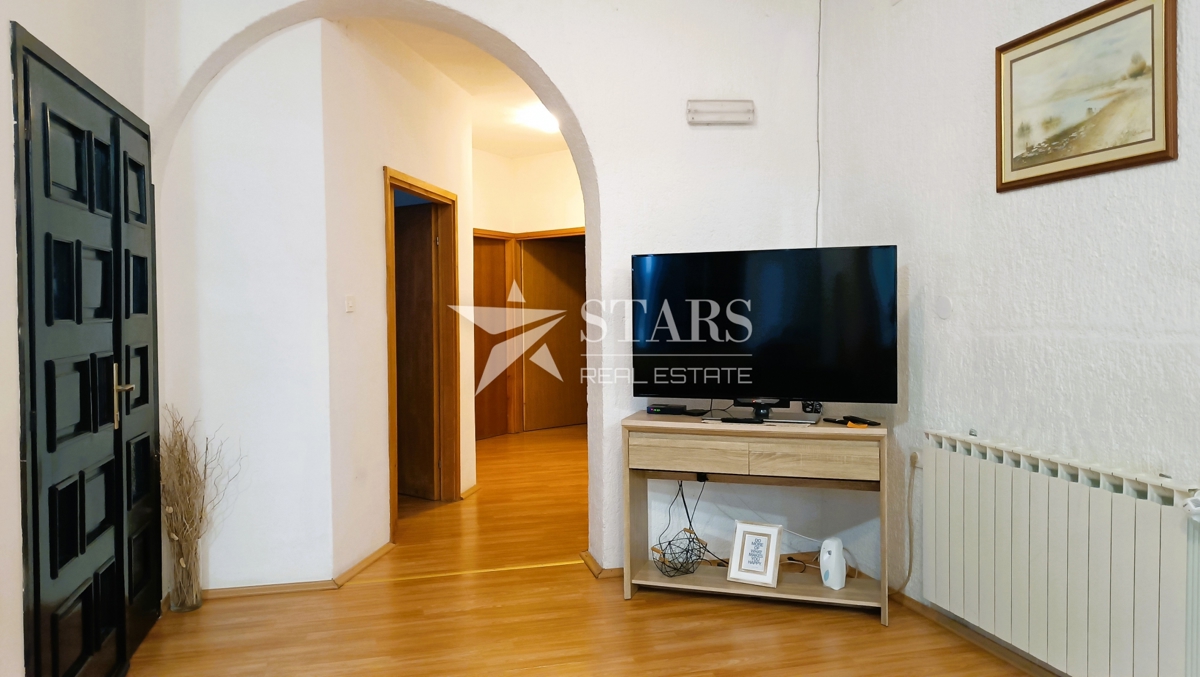 Josipdol - Stanovanjsko-poslovna nepremičnina ob potoku in starem mlinu