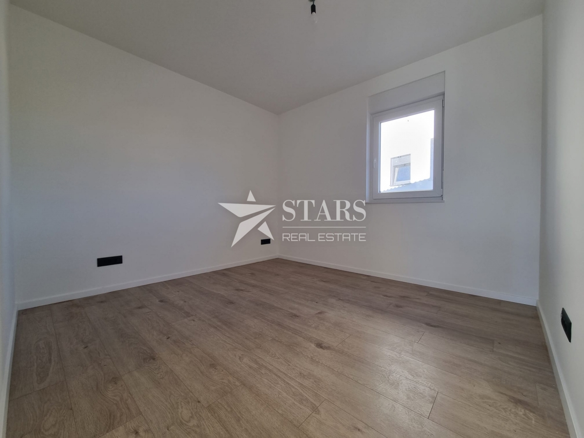 Otok Krk, Čižići, dvosobni apartma z dnevno sobo v novogradnji 