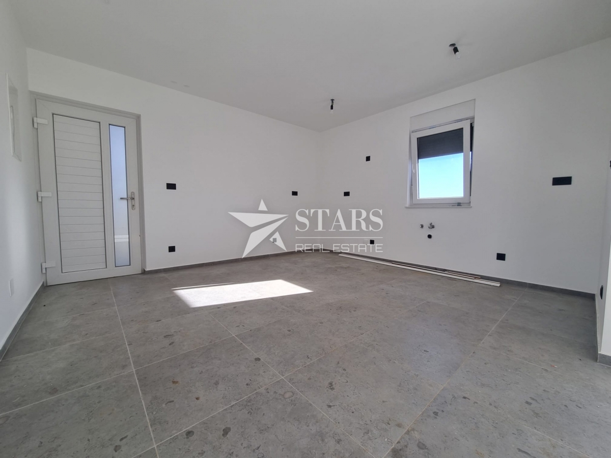 Otok Krk, Čižići, dvosobni apartma z dnevno sobo v novogradnji 