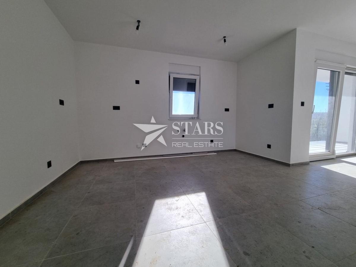 Otok Krk, Čižići, dvosobni apartma z dnevno sobo v novogradnji 