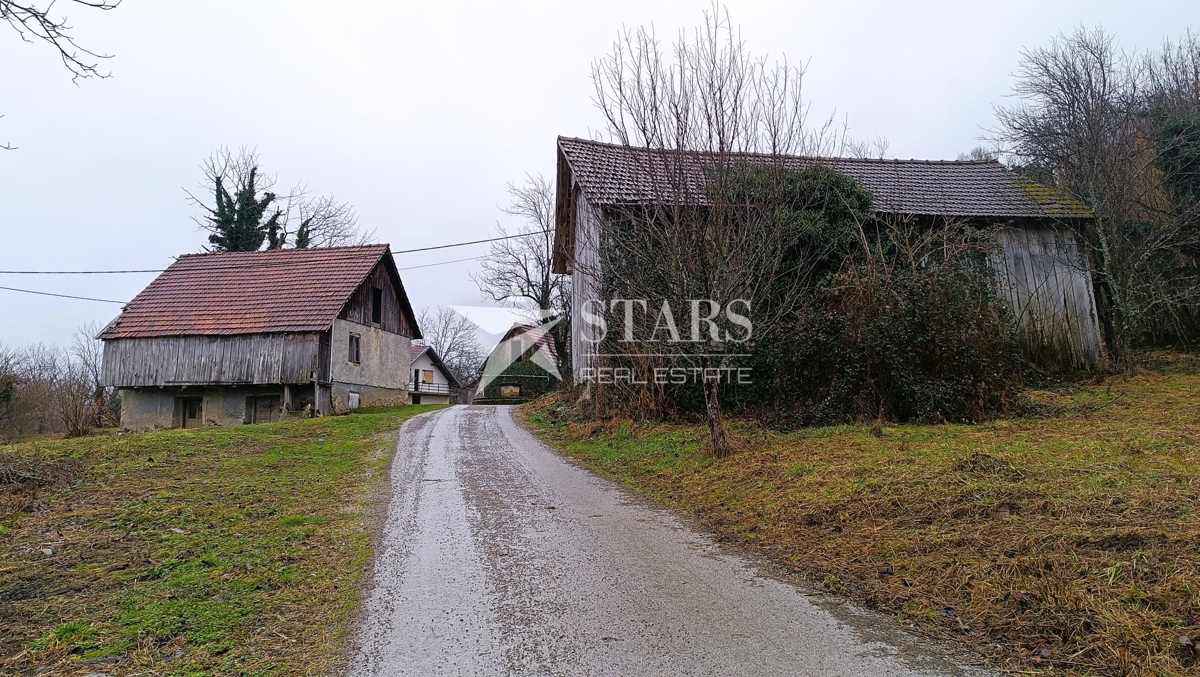 Ogulin - Starejše posestvo za obnovo