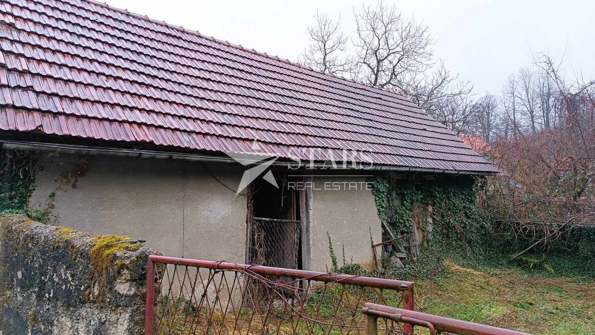 Ogulin - Starejše posestvo za obnovo