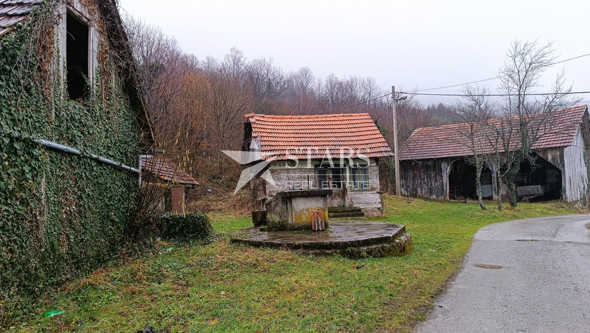 Ogulin - Starejše posestvo za obnovo