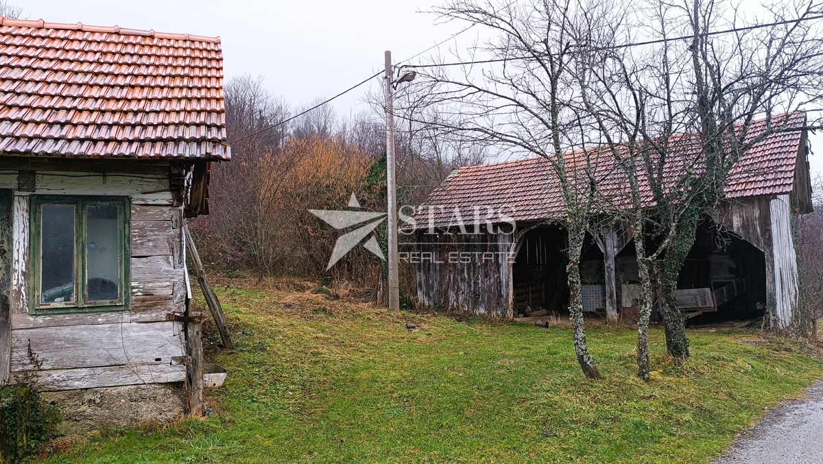 Ogulin - Starejše posestvo za obnovo