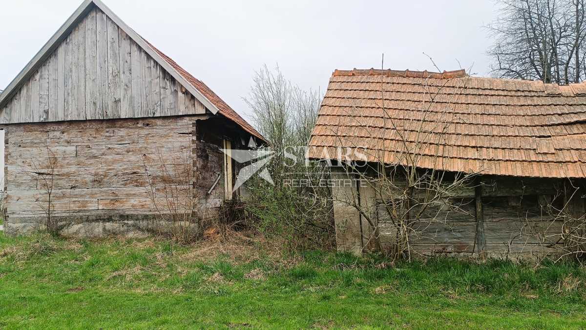 Ogulin - Lesena hiša z vrtom