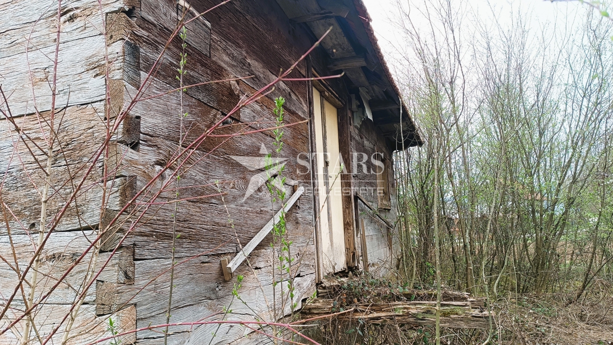 Ogulin - Lesena hiša z vrtom