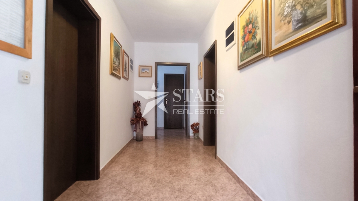 Hiša Malinska, Malinska-Dubašnica, 376m2