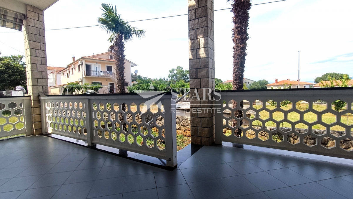 Hiša Malinska, Malinska-Dubašnica, 376m2