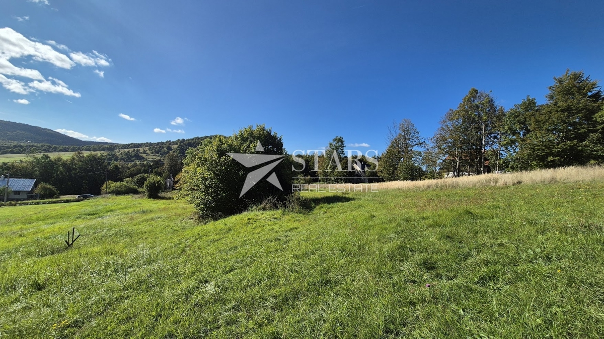 Gorski Kotar, Stari Laz – zemljišče z gradbenim dovoljenjem in projektom