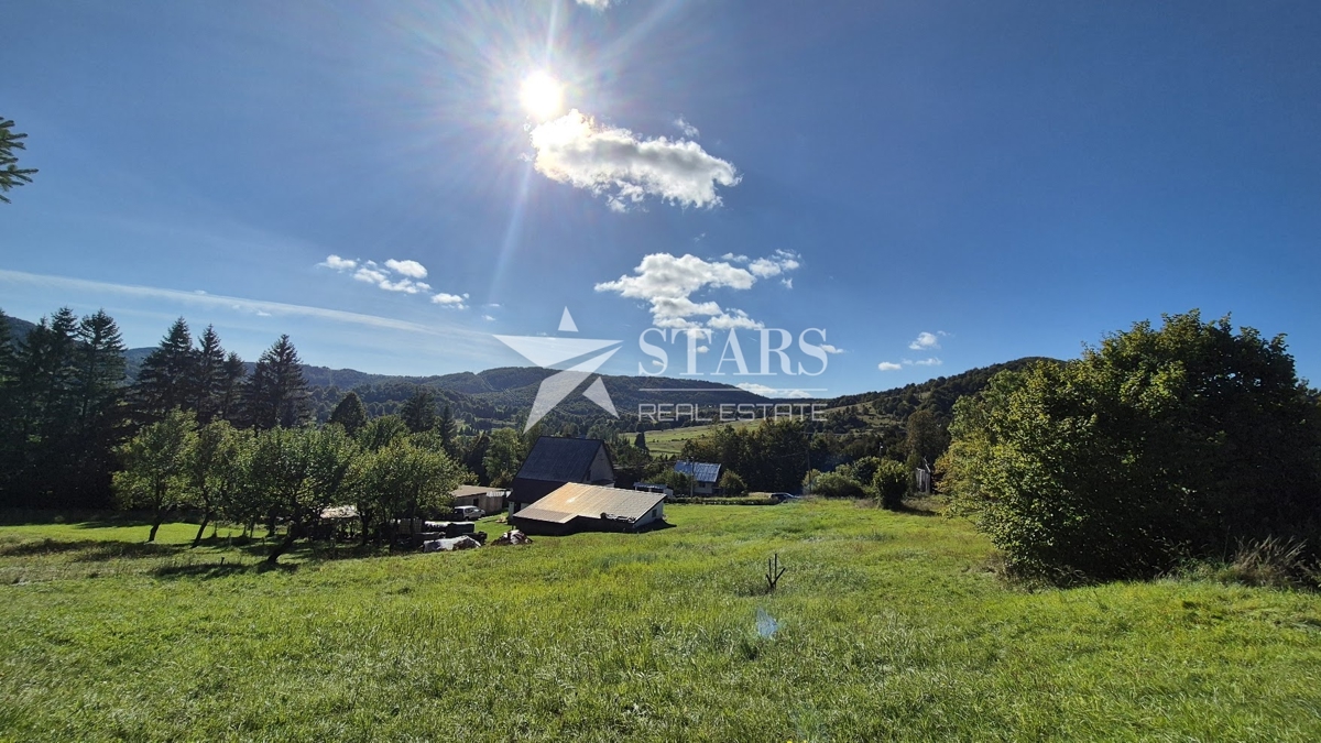 Gorski Kotar, Stari Laz – zemljišče z gradbenim dovoljenjem in projektom