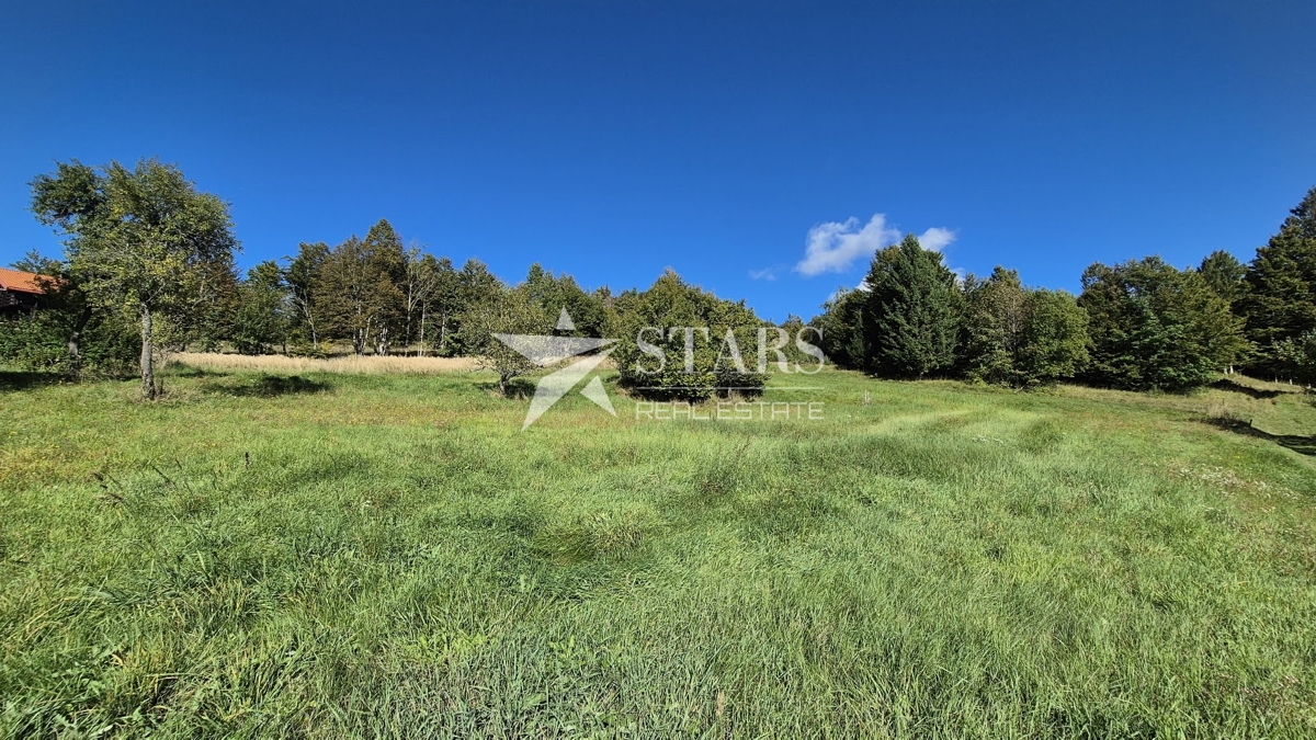 Gorski Kotar, Stari Laz – zemljišče z gradbenim dovoljenjem in projektom