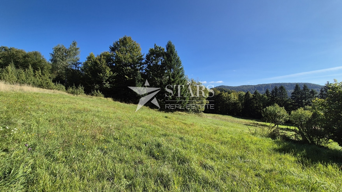 Gorski Kotar, Stari Laz – zemljišče z gradbenim dovoljenjem in projektom