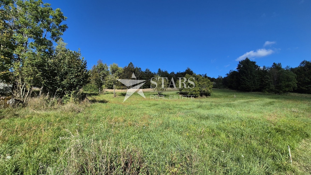 Gorski Kotar, Stari Laz – zemljišče z gradbenim dovoljenjem in projektom