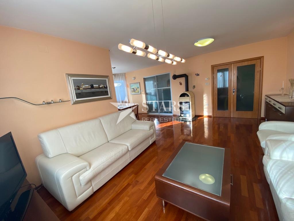 Kastav, Rešetari – Prostorno stanovanje 133 m²