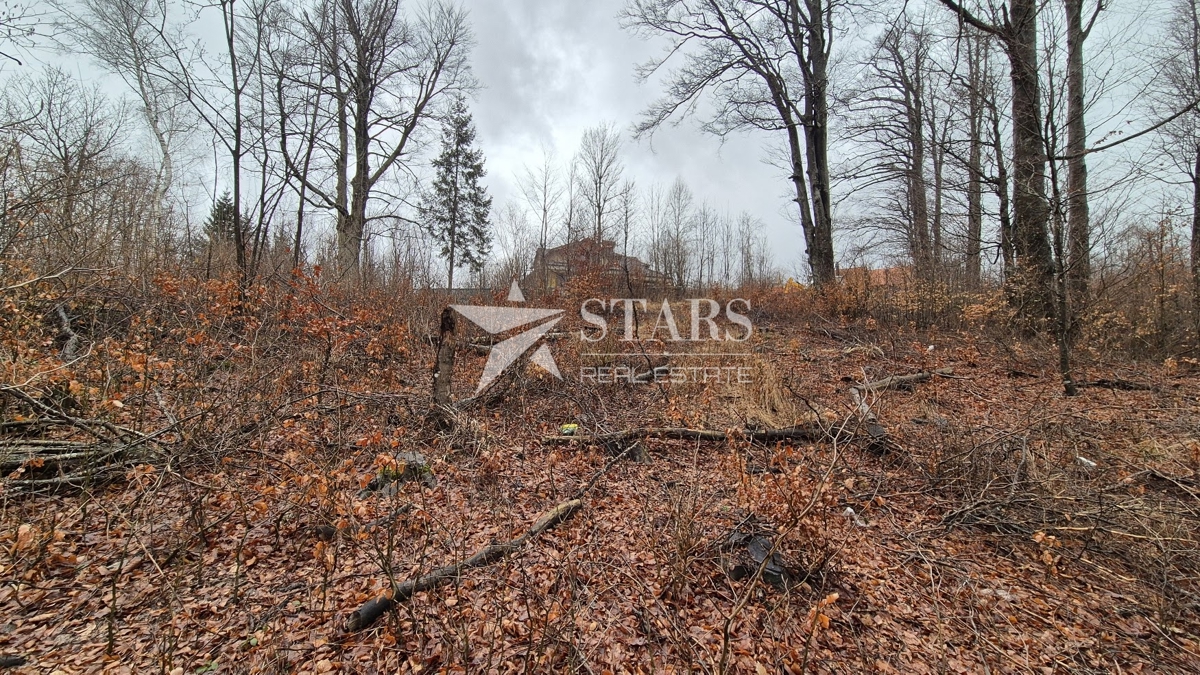 Gorski Kotar, Fužine - Zemljišče velikosti 3917 m² z odprtim pogledom na jezero Bajer