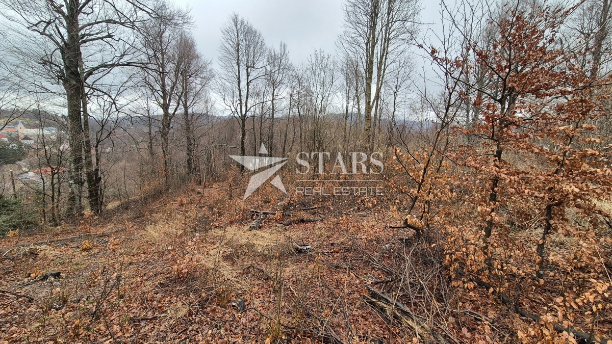 Gorski Kotar, Fužine - Zemljišče velikosti 3917 m² z odprtim pogledom na jezero Bajer