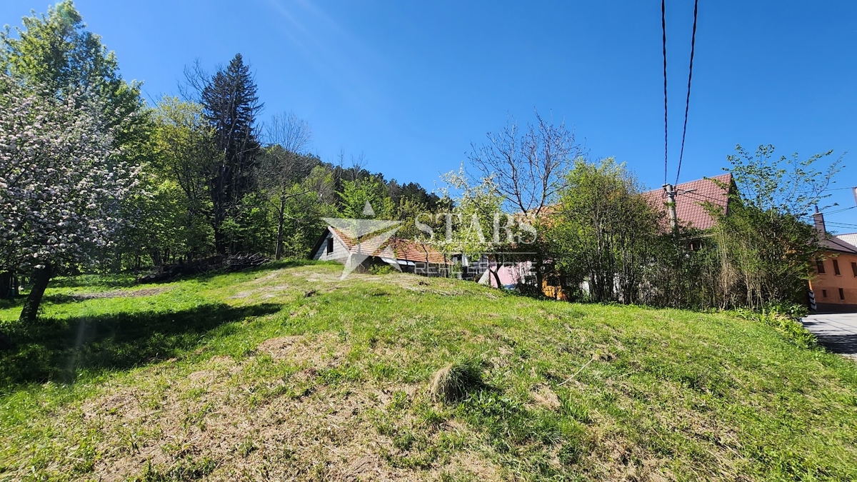 Gorski kotar, Lič – Gradbena parcela 1.065 m²