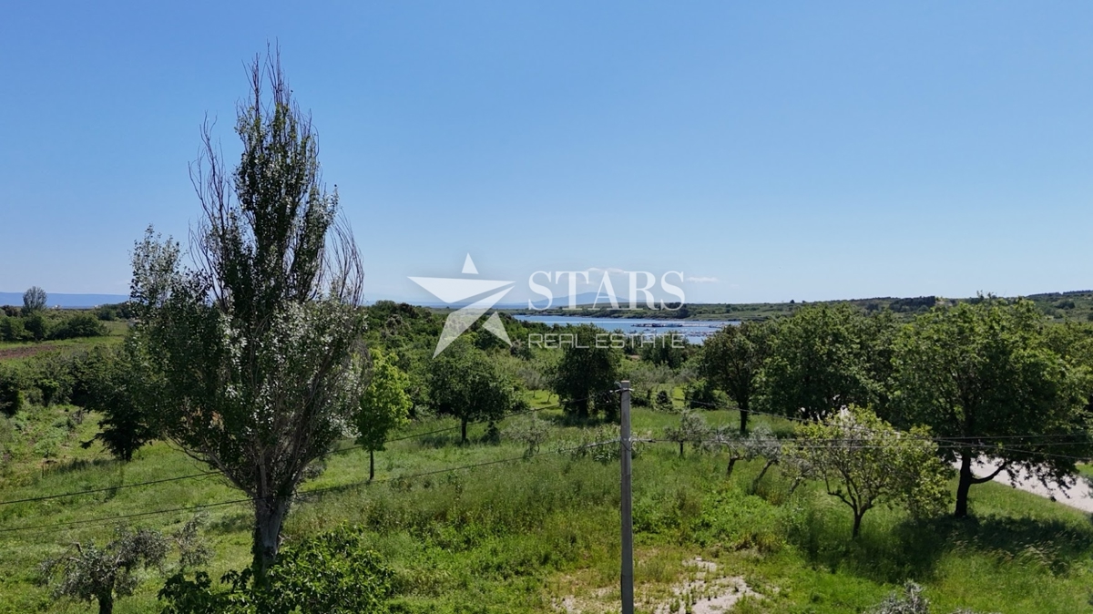 Istra, Ližnjan – Stanovanjsko gradbeno zemljišče 9463 m²