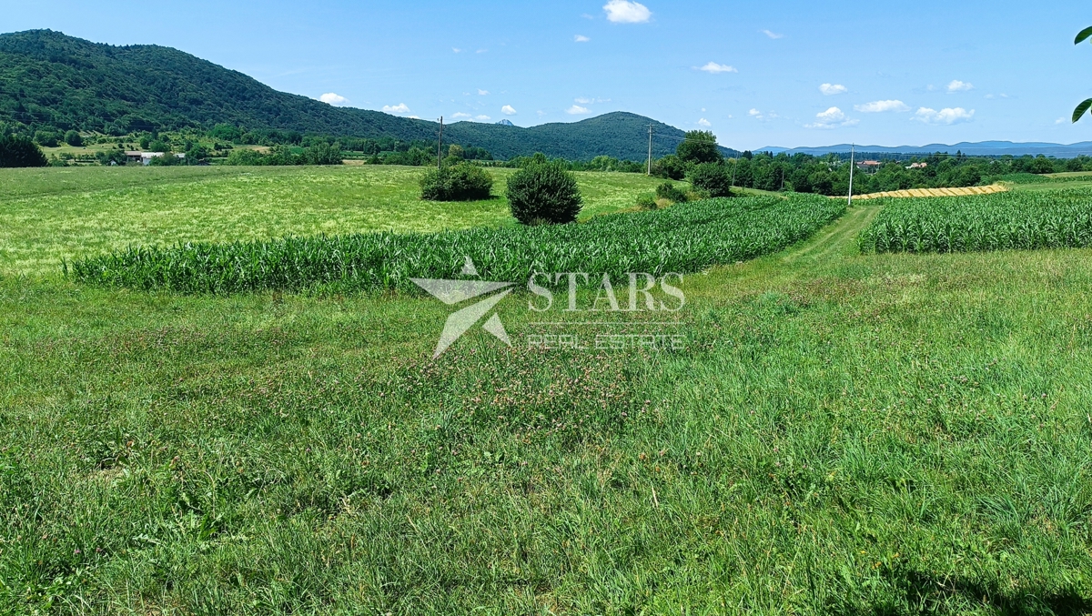 Josipdol - Kmetijsko zemljišče s skupno površino 33.518,50 m²