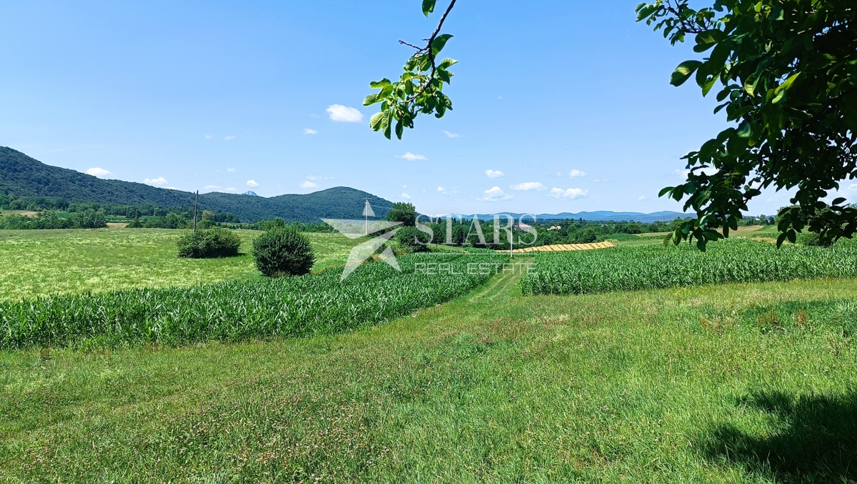 Josipdol - Kmetijsko zemljišče s skupno površino 33.518,50 m²