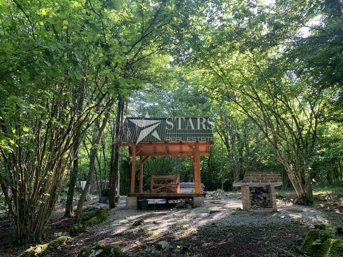 Gorski Kotar, Vrbovsko – kmetijsko zemljišče z žarom in paviljonom