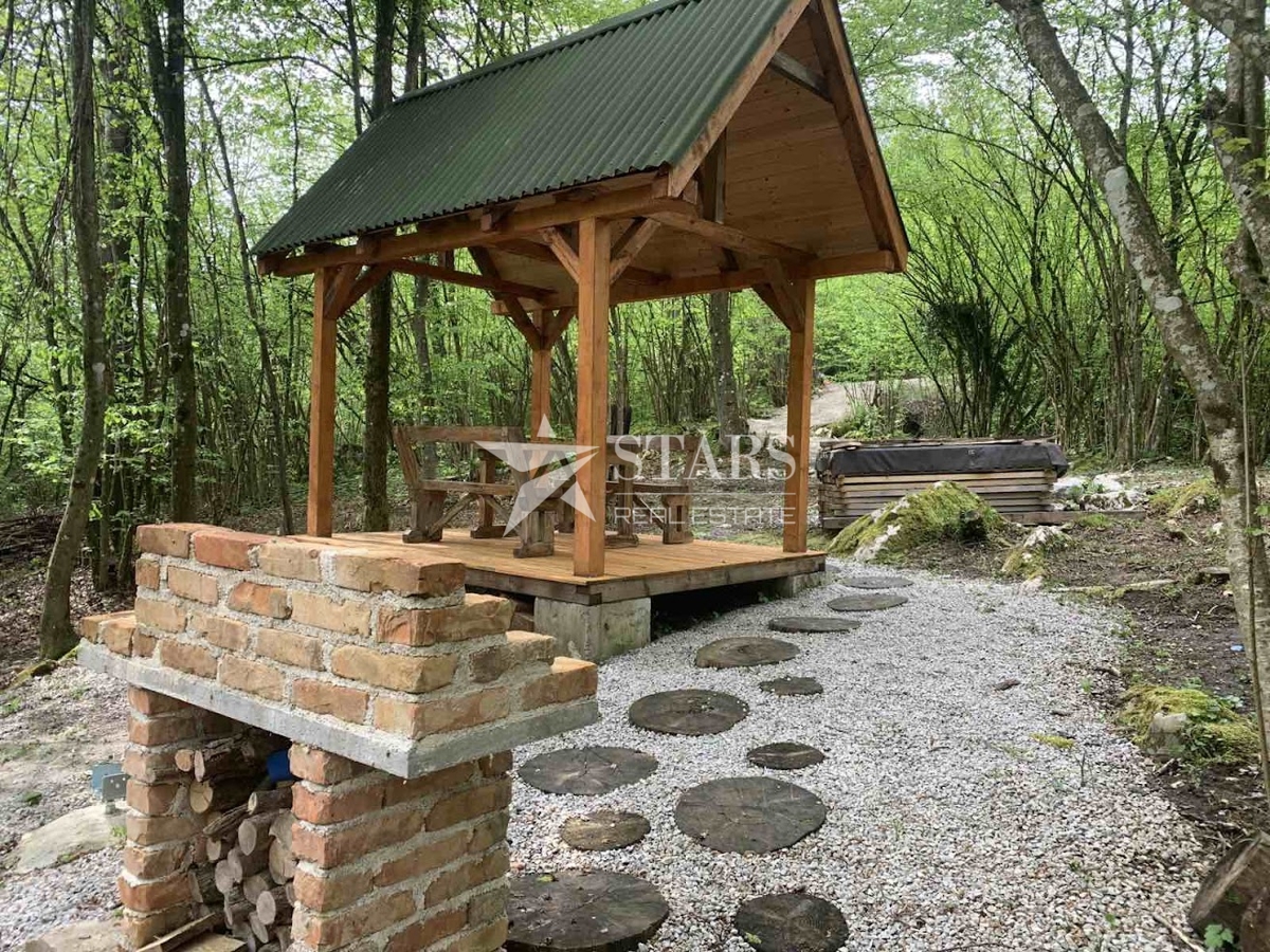 Gorski Kotar, Vrbovsko – kmetijsko zemljišče z žarom in paviljonom