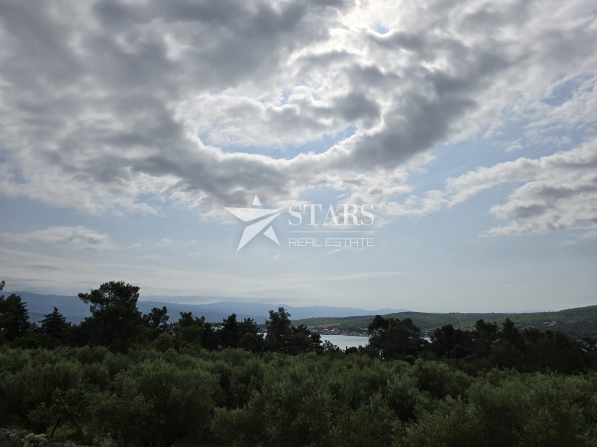 Otok Krk, Čižići, dvosobni apartma z dnevno sobo v novogradnji 