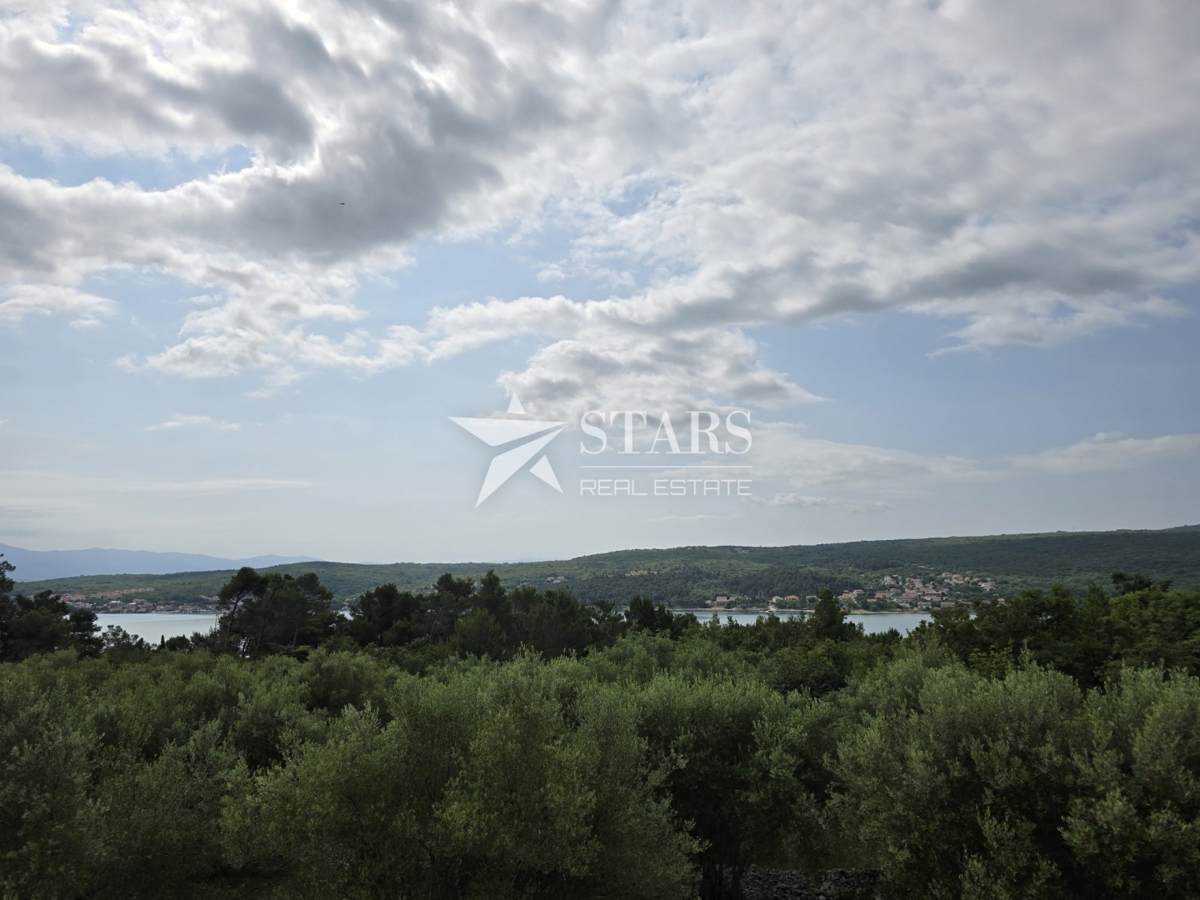 Otok Krk, Čižići, dvosobni apartma z dnevno sobo v novogradnji 