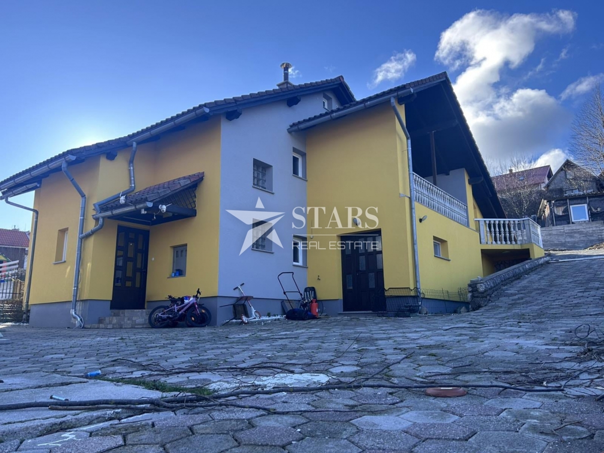 Fužine, družinska hiša s površino 150 m² in prostornim dvoriščem